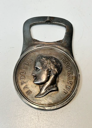 Décapsuleur Christofle Napoléon, marque: Christofle, état: Bon état, 20,00 €, 21,70 € Protection acheteurs incluse