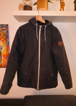 Manteau chaud à capuche, brand: Quicksilver, condition: Good, size: M, €15.00, €16.45 includes Buyer Protection