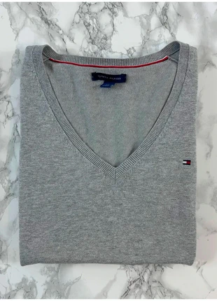 Pull Tommy Hilfiger Gris / Col V / Logo brodé / Taille S Homme, marke: Tommy Hilfiger, zustand: Sehr gut, größe: S, 23,00 €, 24,85 € inklusive Vinted-Käuferschutz