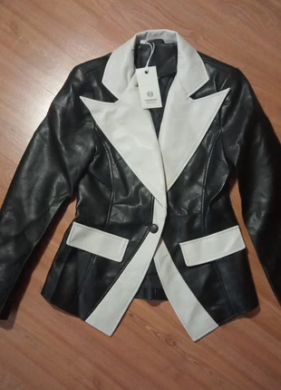 Blazer cuero negra y blanca, marque: xinbobliss, état: Neuf avec étiquette, taille: M / 38 / 10, 25,00 €, 26,95 € Protection acheteurs incluse