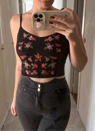 Top court noir à fleurs brodées – New look – Taille 40 (équiv. 38/40), brand: New Look, condition: Very good, size: M / 38 / 10, €5.00, €5.95 includes Buyer Protection