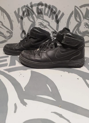 NIKE Air Force 1 Mid ‘Triple Black’ EU 42.5 – classic streetwear sneaker, merk: Nike, staat: Heel goed, maat: 42.5, € 39,99, € 42,69 inclusief Kopersbescherming