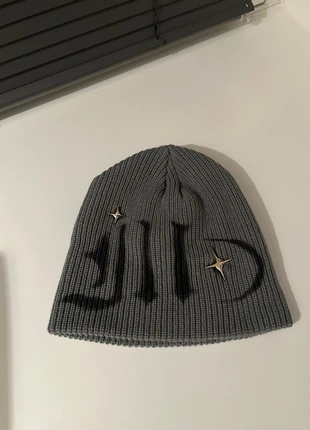 Y2k beanie grey with stars, merk: Aesthetic, staat: Nieuw zonder prijskaartje, maat: Universele maat, € 6,99, € 8,04 inclusief Kopersbescherming