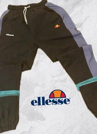 Pantalon vintage ellesse 90s, marque: Ellesse, état: Très bon état, taille: XS / 34 / 6, 30,00 €, 32,20 € Protection acheteurs incluse
