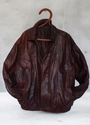 Vintage aviator bomber jacket in brown leather, size 50, marque: Aviator, état: Bon état, taille: XL, 16,00 €, 17,50 € Protection acheteurs incluse