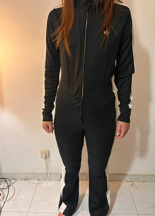 Macacão Adidas Mulher, merk: adidas, staat: Heel goed, maat: S / 36 / 8, € 85,00, € 89,95 inclusief Kopersbescherming