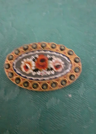 Jolie broche mille fiori, état: Très bon état, 16,00 €, 17,50 € Protection acheteurs incluse