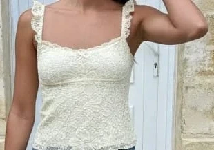 Top dentelle ivoire à bretelles volantées femme chic bohème, marque: ivorydream, état: Très bon état, taille: S / 36 / 8, 22,90 €, 24,75 € Protection acheteurs incluse