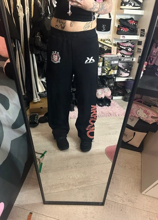 moonlight mansion jogger, merk: Moonlight mansion, staat: Heel goed, maat: S, € 75,00, € 79,45 inclusief Kopersbescherming