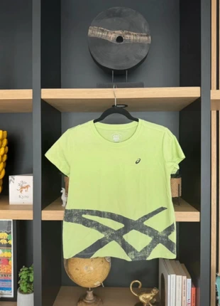 ASICS Lime Green Cropped T-Shirt – Size M, merk: Asics, staat: Heel goed, maat: M / 38 / 10, € 6,00, € 7,00 inclusief Kopersbescherming