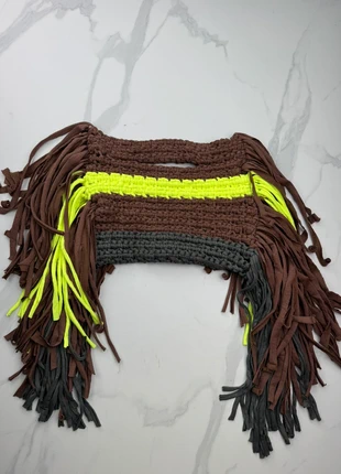 Sac en crochet marron vert fluo place de la bohème, marque: place de la Bohème, état: Très bon état, 15,00 €, 16,45 € Protection acheteurs (Pro) incluse