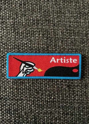 Ancienne insigne Scouts et guides de France, artiste, neuves, état: Neuf avec étiquette, 1,00 €, 1,75 € Protection acheteurs incluse