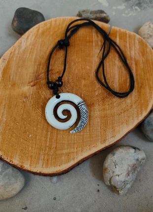 Collier spirale blanche, marque: Spirale, état: Très bon état, 6,99 €, 8,04 € Protection acheteurs (Pro) incluse