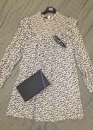 Robe Scotch & Soda – T.XS – Crème & Noir – Chic et moderne, merk: Scotch & Soda, staat: Nieuw met prijskaartje, maat: XS / 34 / 6, € 20,00, € 21,70 inclusief Kopersbescherming