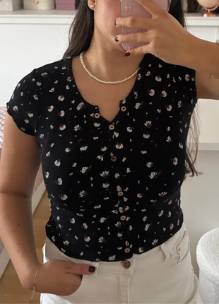 Top à fleurs, marque: Kiabi, état: Bon état, taille: XS / 34 / 6, 1,00 €, 1,75 € Protection acheteurs incluse