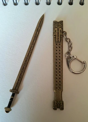 Spada estraibile metallo 12cm + porta spada, merk: Spada, staat: Nieuw met prijskaartje, € 16,00, € 17,50 inclusief Kopersbescherming