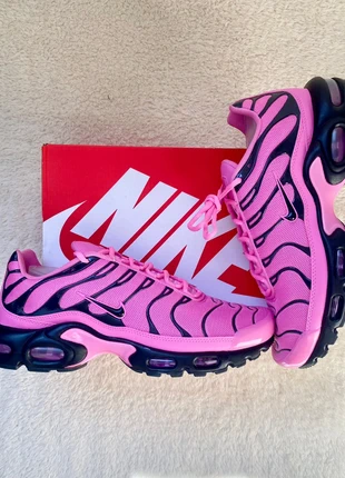 Nike Air Max Plus Se (TN) "Black & Pink", marca: Nike, estado: Nuevo con etiquetas, tamaño: 44,5, 145,00 €, 152,95 € Protección al comprador incluida