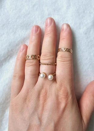 Magnifique lot de 4 bagues torsadées, marke: H&M, zustand: Sehr gut, größe: Größenverstellbar, 5,00 €, 5,95 € beinhaltet Vinted-Käuferschutz Pro