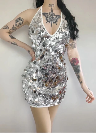 Robe de soirée argentée à sequins dos nu, marke: ASOS, zustand: Neu, größe: XS / 34 / 6, 9,90 €, 11,10 € beinhaltet Vinted-Käuferschutz Pro