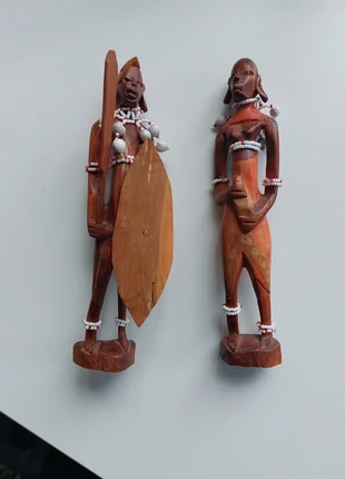 2 Hand-Carved Maasai Warriors, état: Très bon état, 10,00 €, 11,20 € Protection acheteurs incluse