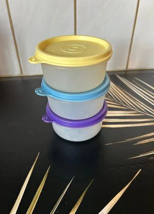 3 kleine Tupperware bakjes, merk: Tupperware, staat: Heel goed, € 5,00, € 5,95 inclusief Kopersbescherming