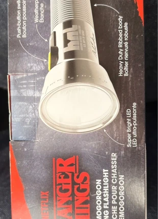 Lampe torche Stranger Things, marque: Stranger Things, état: Neuf avec étiquette, 19,00 €, 20,65 € Protection acheteurs incluse
