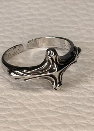 Bague Argentée design croix stylisée Ajustable Unisexe, marque: CHROME, état: Neuf avec étiquette, taille: Ajustable, 8,99 €, 10,14 € Protection acheteurs incluse