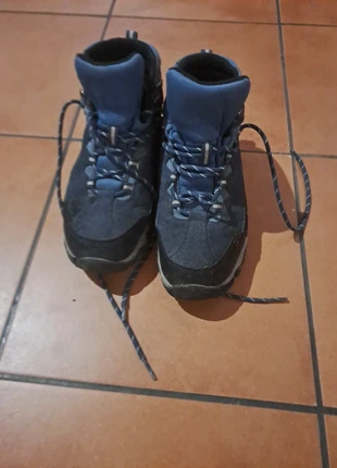 Botas senderimo, marca: Local, estado: Muy bueno, tamaño: 40, 6,00 €, 7,00 € Protección al comprador incluida