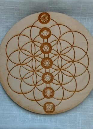 Plateau en bois 7 chakras pour rechargement ou grille de cristaux, marque: Pierre, état: Très bon état, 8,00 €, 9,10 € Protection acheteurs incluse