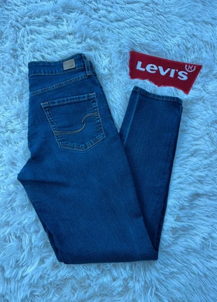Jean Lévi’s Skinny W26 FR36 . L1217, marque: Levi's, état: Très bon état, taille: S / 36 / 8, 20,90 €, 22,65 € Protection acheteurs (Pro) incluse
