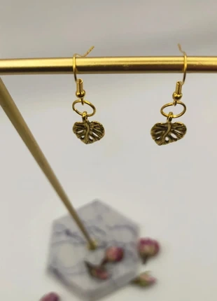 Boucles d'oreilles feuilles, marque: Elégance, état: Neuf sans étiquette, 6,00 €, 7,00 € Protection acheteurs incluse