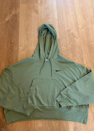 🟩 Sweat à capuche NIKE femme vert kaki oversize, brand: Nike, condizioni: Ottime, taglia: S / IT 40 / EU 36, €14.99, €16.44 include la Protezione acquisti Pro