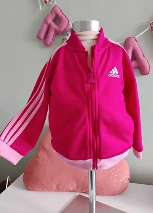 Veste Adidas fille 6-9 mois, brand: adidas, condizioni: Ottime, taglia: 6-9 mesi / 68 cm, €4.00, €4.90 include la Protezione acquisti