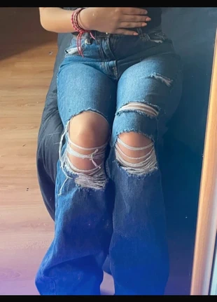 jean pattes d’éléphant troué, marque: Jennyfer, état: Très bon état, taille: S / 36 / 8, 5,00 €, 5,95 € Protection acheteurs incluse