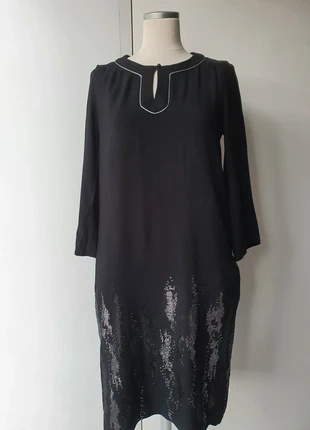 Robe noire avec sequins sur le bas, marque: Pablo de Gerard Darel, état: Très bon état, taille: S / 36 / 8, 22,90 €, 24,75 € Protection acheteurs incluse