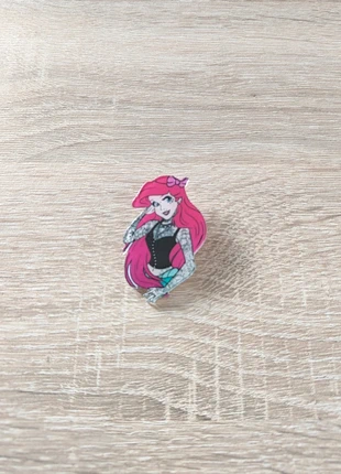 Broche princesse Ariel disney style rock pin up 😍, marke: Ariel, zustand: Neu, 10,00 €, 11,20 € beinhaltet Vinted-Käuferschutz Pro