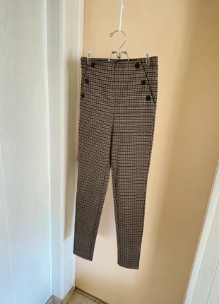 Pantalon Stradivarius, marque: Stradivarius, état: Très bon état, taille: XS / 34 / 6, 10,00 €, 11,20 € Protection acheteurs incluse