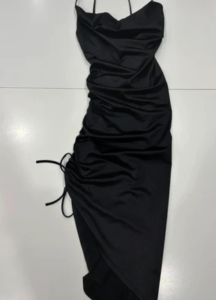 Robe noire élégante - Wal G, marke: WAL G, zustand: Neu, größe: M / 38 / 10, 15,00 €, 16,45 € inklusive Vinted-Käuferschutz