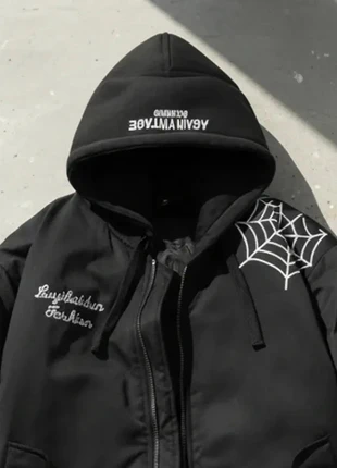 Veste noire à capuche – imprimé araignée gothique, marca: VOID THEORY, estado: Muito bom, tamanho: M, €102.90, €108.75 inclui Proteção do Comprador