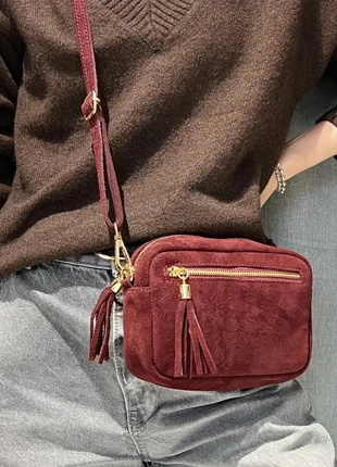 Sac bandoulière cuir daim bordeaux pomrond, brand: The Genuine Leather, condizioni: Ottime, €28.00, €30.10 include la Protezione acquisti Pro