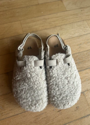 Ciabattine color crema bambina. num. 31., marque: H&M, état: Neuf sans étiquette, taille: 31, 5,00 €, 5,95 € Protection acheteurs incluse