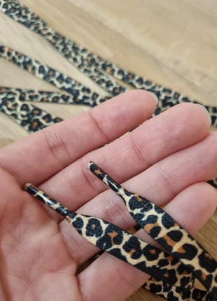 Paire de lacets 160cm léopard, marca: Tendance, estado: Novo com etiquetas, tamanho: Tamanho único, €6.90, €7.95 inclui Proteção do Comprador