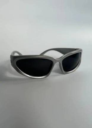 Lunette de soleil grise verre opaque noir | style vintage Y2K techno, brand: Aesthetic, condition: Very good, €10.00, €11.20 includes Buyer Protection