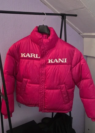 Karl Kani puffer jas roze, merk: Karl Kani, staat: Heel goed, maat: S / 36 / 8, € 35,00, € 37,45 inclusief Kopersbescherming