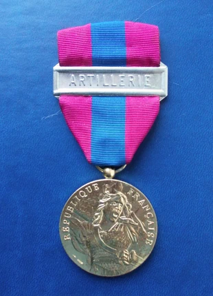 Médaille Défense Nationale Artillerie ancienne militaire collection, état: Très bon état, 17,00 €, 18,55 € Protection acheteurs incluse