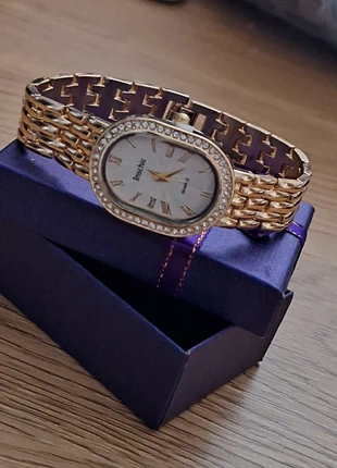 Superbe montre à quartz Dorée grande taille, brand: Quartz, condizioni: Nuovo senza cartellino, taglia: Taglia unica, €7.50, €8.58 include la Protezione acquisti