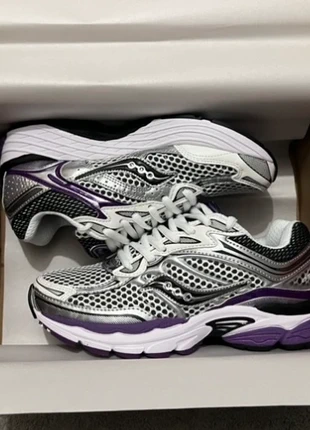 Saucony omni 9 violet, marke: Saucony, zustand: Neu, mit Etikett, größe: 38, 80,00 €, 84,70 € inklusive Vinted-Käuferschutz