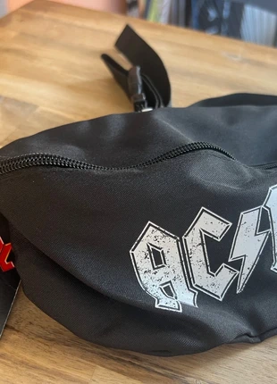 Banane sacoche AC/DC, marque: AC/DC, état: Neuf avec étiquette, 5,00 €, 5,95 € Protection acheteurs incluse
