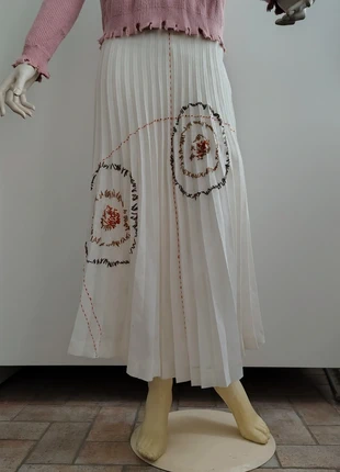 Maxigonna plissettata con ricami doppio strato, brand: Gunex, condizioni: Ottime, taglia: S / IT 40 / EU 36, €9.00, €10.15 include la Protezione acquisti