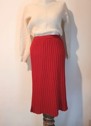 Jupe vintage rouge mi longue en laine jersey côtelée, marque: Vintage Dressing, état: Très bon état, taille: XS / 34 / 6, 19,00 €, 20,65 € Protection acheteurs (Pro) incluse